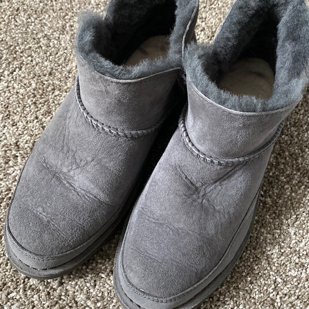 UGG grey slipper women’s 9